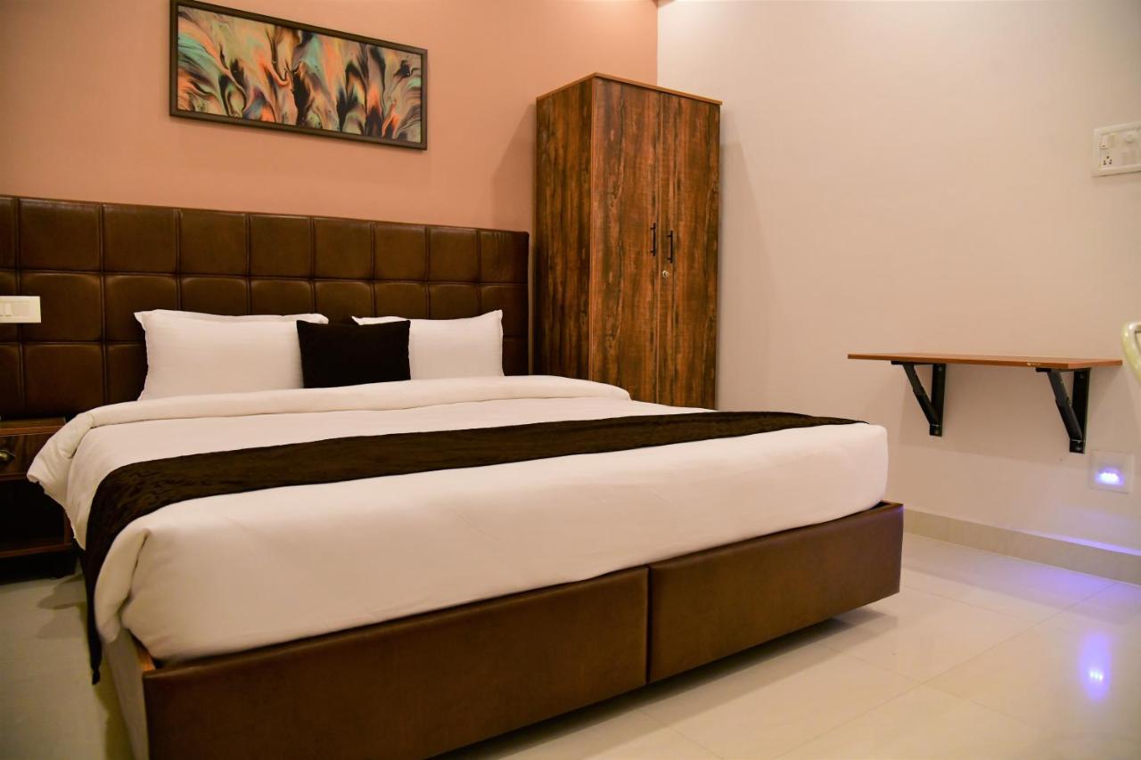 Xcel Luxury Hotel Apartments-Home Living Redefined ไมซอร์ ภายนอก รูปภาพ
